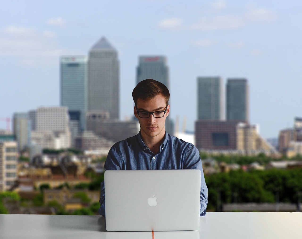 Selbstständig Geschäfte abschließen: Was macht ein freier Handelsvertreter?